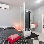 فيلة Modern Jura With Pool Near The Beach, Extra Pool Heating Available ميدولين