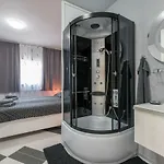 Modern Jura With Pool Near The Beach, Extra Pool Heating Available فيلة ميدولين