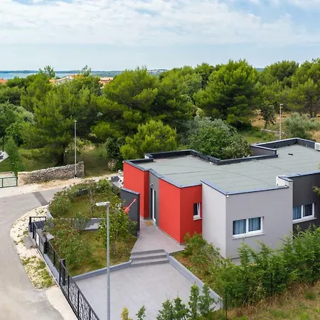 Modern Jura With Pool Near The Beach, Extra Pool Heating Available Villa *