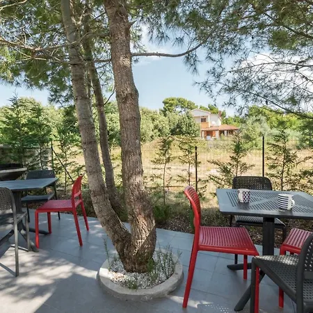 ヴィラ Modern Jura With Pool Near The Beach, Extra Pool Heating Available メドゥリン