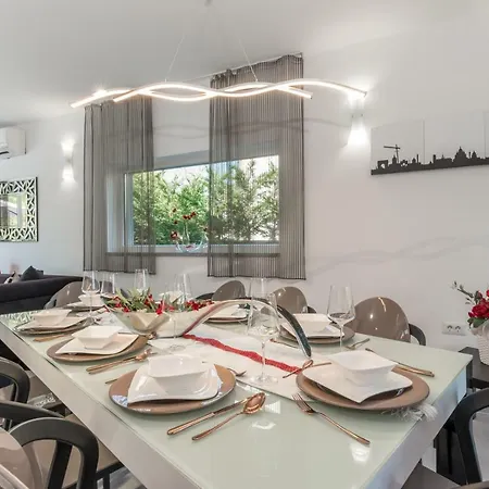 Modern Jura With Pool Near The Beach, Extra Pool Heating Available *