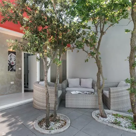 ヴィラ Modern Jura With Pool Near The Beach, Extra Pool Heating Available メドゥリン