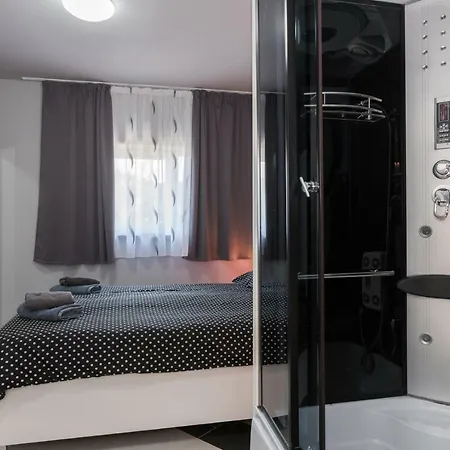 Villa Modern Jura With Pool Near The Beach, Extra Pool Heating Available Medulin