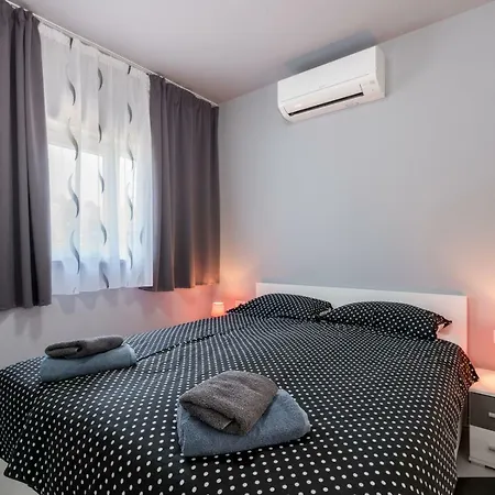 Modern Jura With Pool Near The Beach, Extra Pool Heating Available Villa