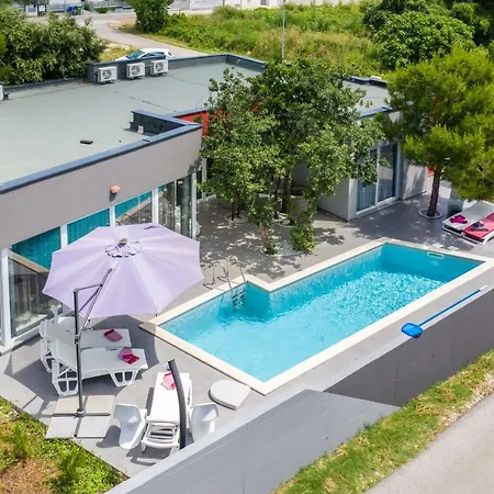 Villa Modern Jura With Pool Near The Beach, Extra Pool Heating Available *