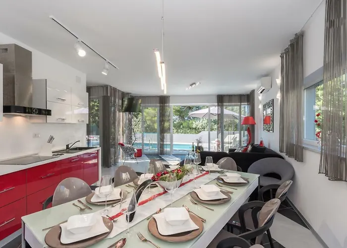 Modern Jura With Pool Near The Beach, Extra Pool Heating Available