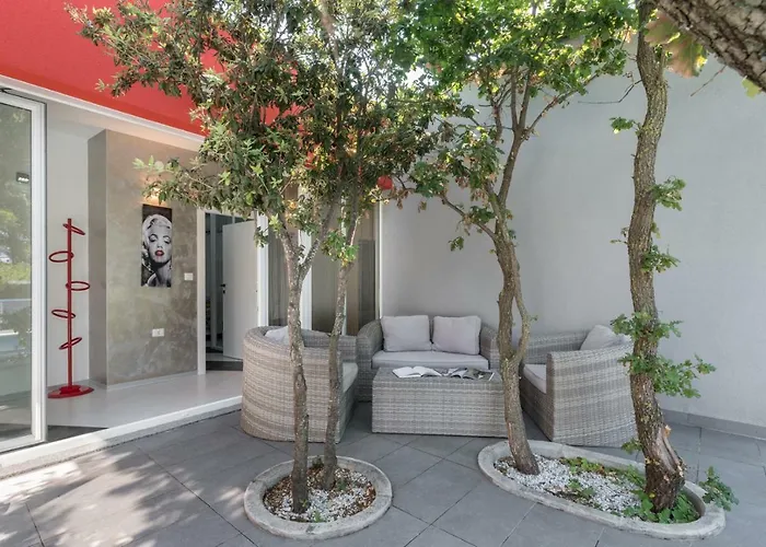 Villa Modern Jura With Pool Near The Beach, Extra Pool Heating Available Medulin