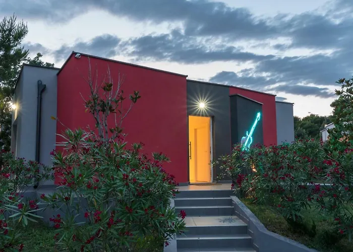 Villa Modern Jura With Pool Near The Beach, Extra Pool Heating Available Medulin