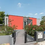 Vila Modern Jura With Pool Near The Beach, Extra Pool Heating Available Medulin