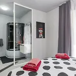 Villa Modern Jura With Pool Near The Beach, Extra Pool Heating Available Medulin