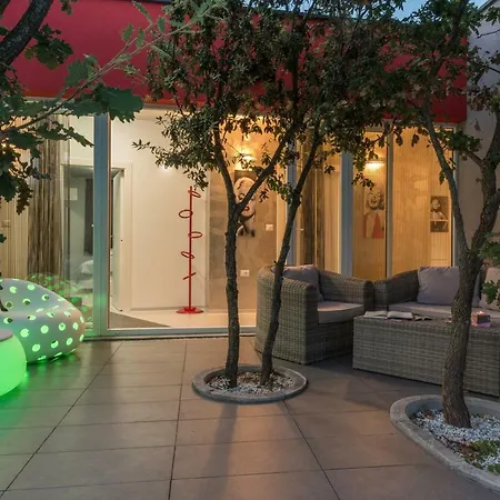 Vila Modern Jura With Pool Near The Beach, Extra Pool Heating Available