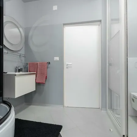Βίλα Modern Jura With Pool Near The Beach, Extra Pool Heating Available *
