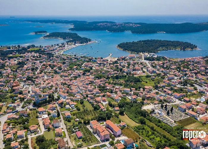 Modern Jura With Pool Near The Beach, Extra Pool Heating Available 빌라 *