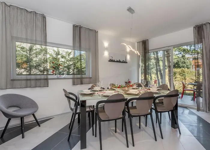 Modern Jura With Pool Near The Beach, Extra Pool Heating Available *