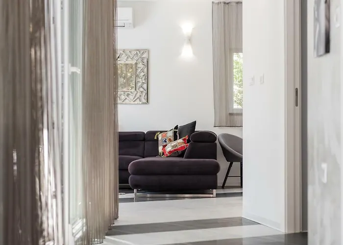 Vila Modern Jura With Pool Near The Beach, Extra Pool Heating Available Medulin