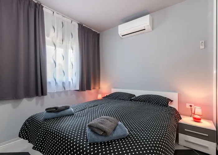 Modern Jura With Pool Near The Beach, Extra Pool Heating Available Vila