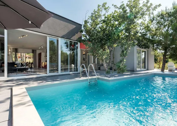 Modern Jura With Pool Near The Beach, Extra Pool Heating Available