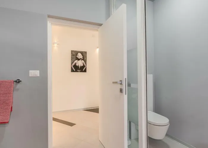 Modern Jura With Pool Near The Beach, Extra Pool Heating Available * Medulin